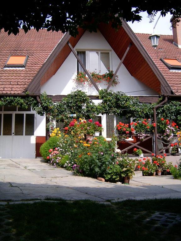 Akac Vendeghaz Hotel Eger Exterior foto